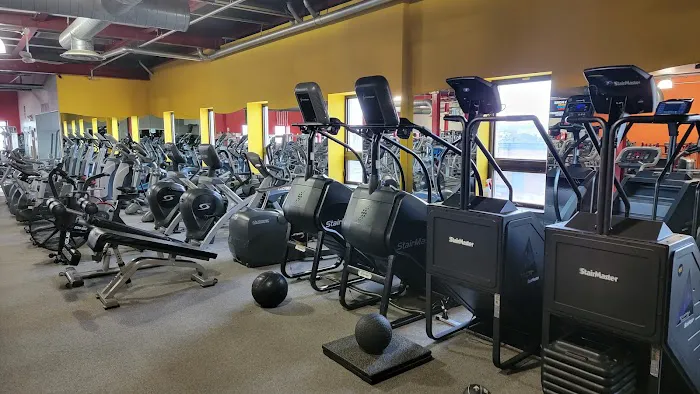 Alternative Health Club Gym Picture 4