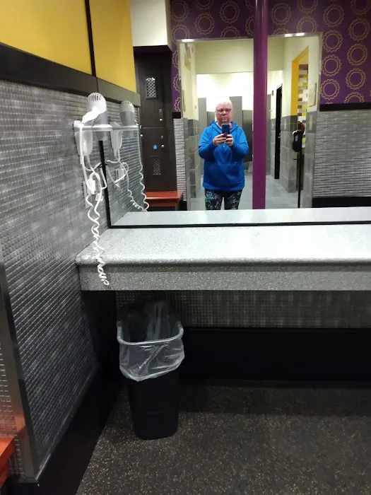 Planet Fitness Picture 10