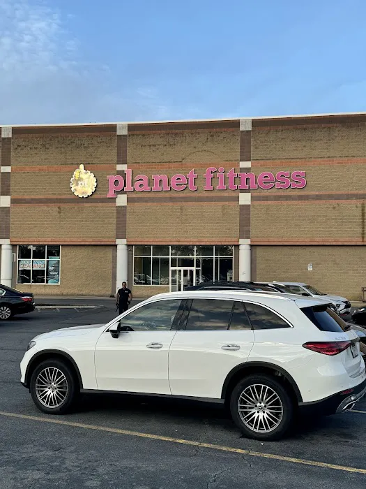 Planet Fitness Picture 5