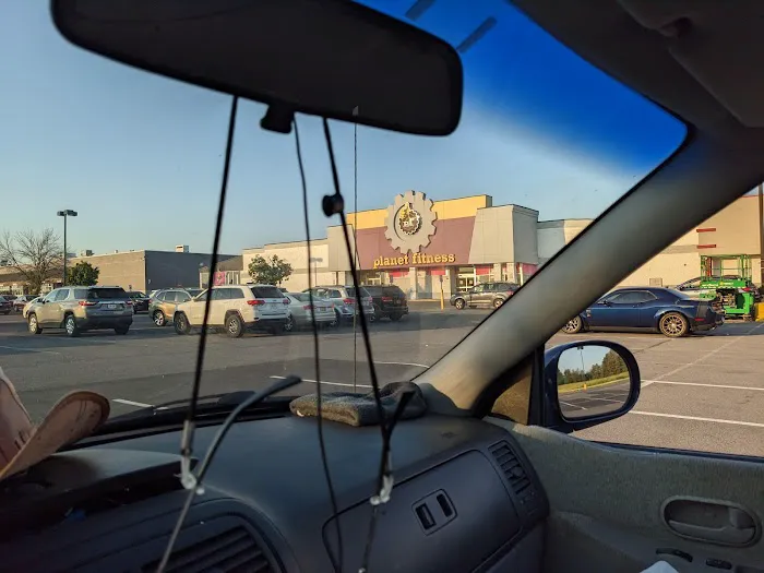 Planet Fitness Picture 6