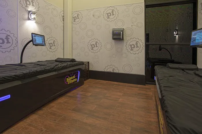 Planet Fitness Picture 3