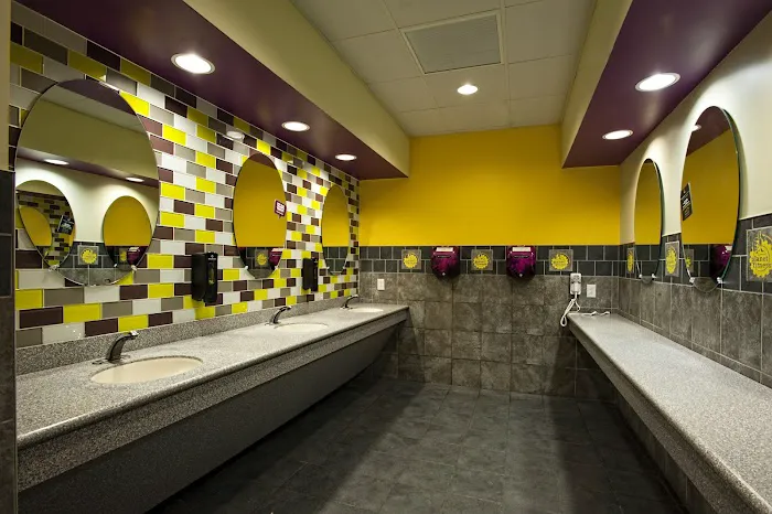 Planet Fitness Picture 9