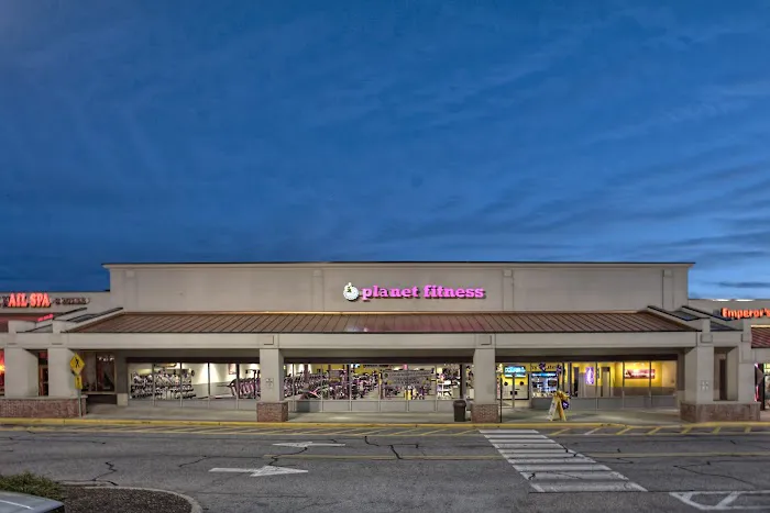 Planet Fitness Picture 6