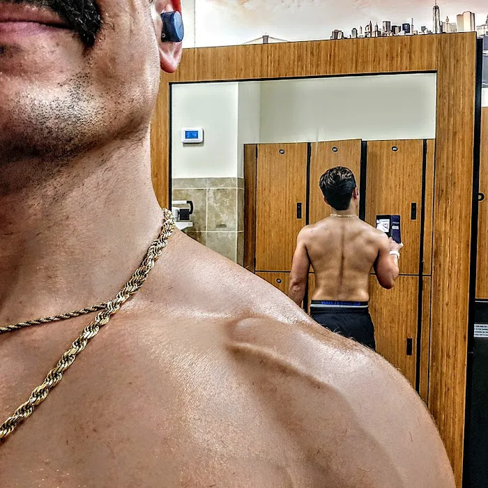 24 Hour Fitness Picture 5