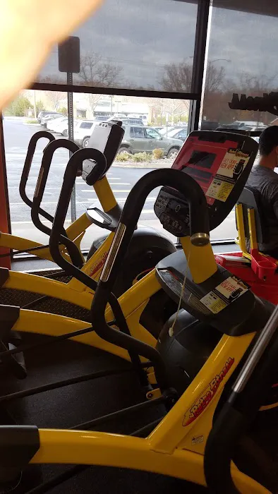 Retro Fitness Picture 3