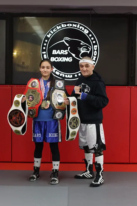 Bars Boxing Picture 4