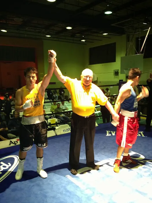 Bars Boxing Picture 7