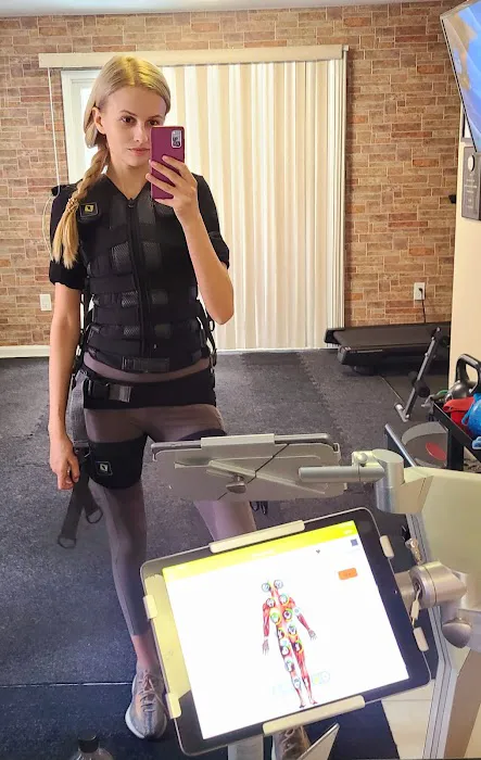I POWER SPORTS CLUB - EMS FITNESS STUDIO Picture 5