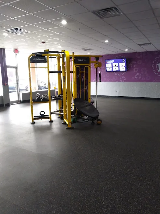 Planet Fitness Picture 10