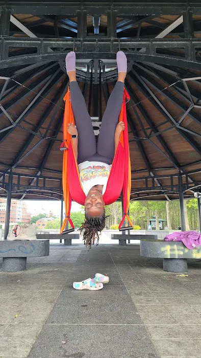 You Me Trapeze Picture 2