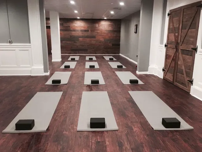 Yoga on Main Picture 3