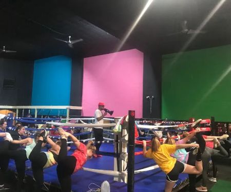 Star Status Boxing Mon Valley