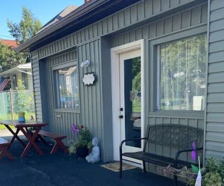 Sunnie Vibes Studio Yoga & Wellness