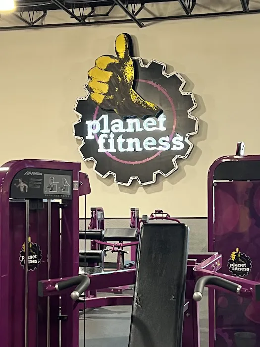 Planet Fitness Picture 7