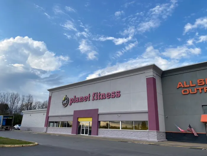 Planet Fitness Picture 2