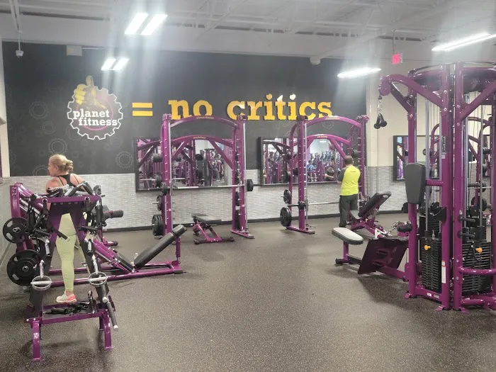Planet Fitness Picture 2