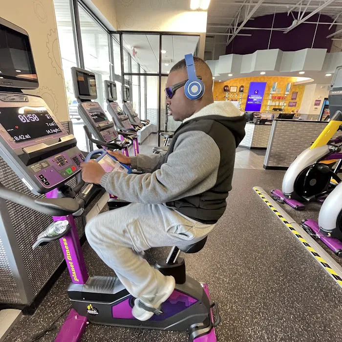 Planet Fitness Picture 9