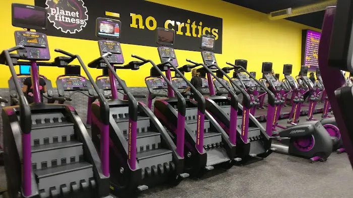 Planet Fitness Picture 5