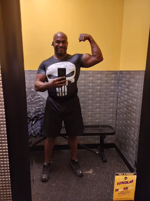 Planet Fitness Picture 8