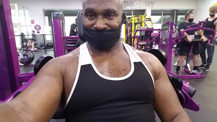 Planet Fitness Picture 2