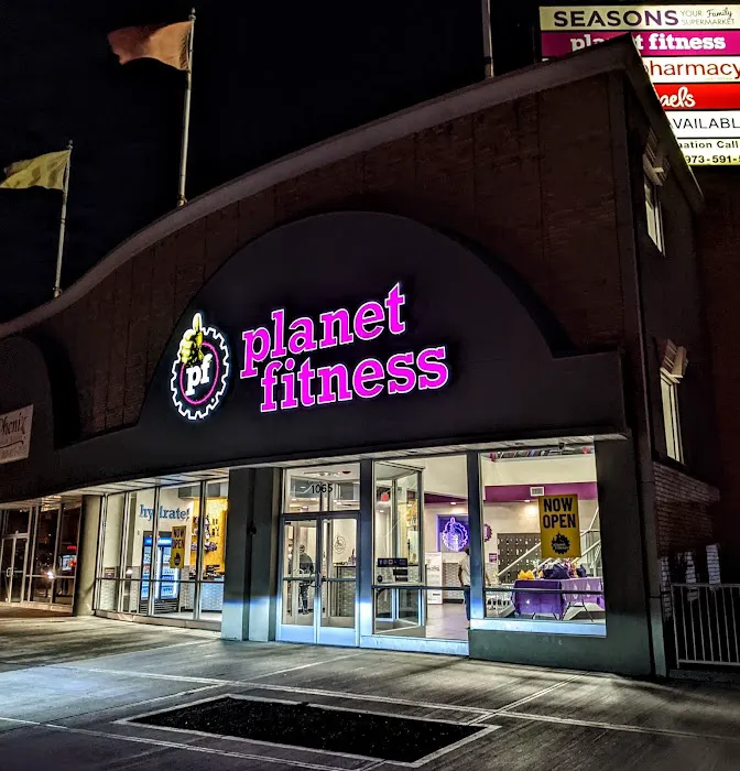 Planet Fitness Picture 6