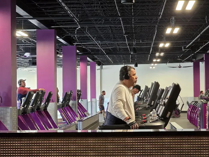 Planet Fitness Picture 10