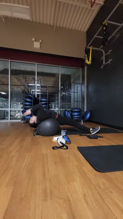 Crunch Fitness - Staten Island Picture 2