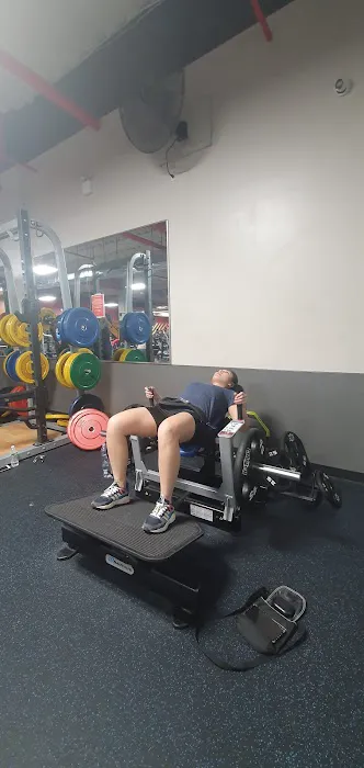 Crunch Fitness - Staten Island Picture 1