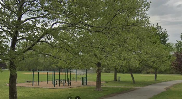 Outdoor Calisthenics Gym Picture 1