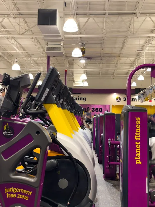 Planet Fitness Picture 8