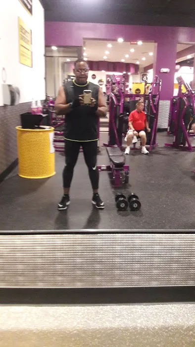 Planet Fitness Picture 7