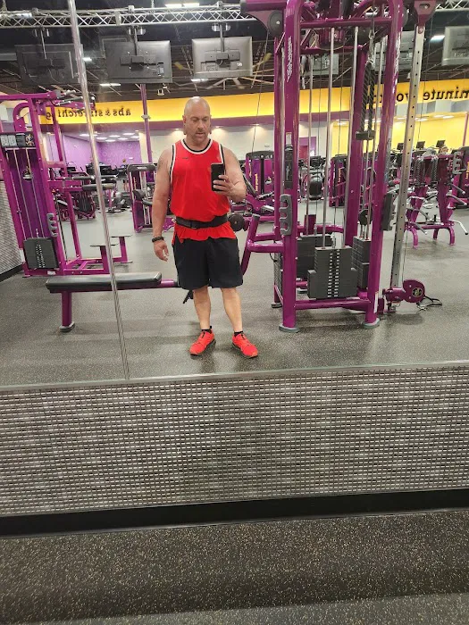 Planet Fitness Picture 9