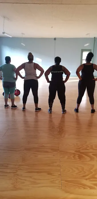 Thick But Fit Crew Picture 2