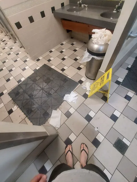 LA Fitness Picture 8