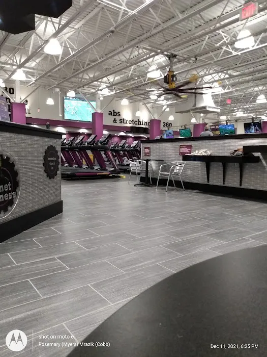 Planet Fitness Picture 9