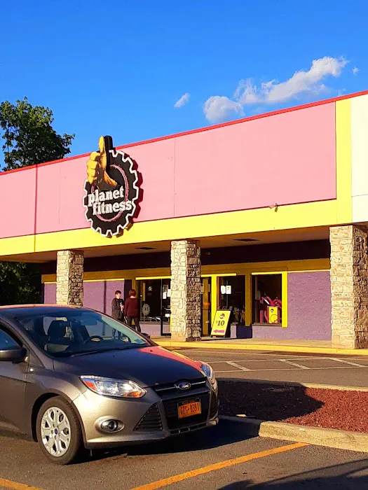 Planet Fitness Picture 9