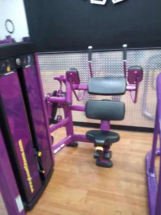 Planet Fitness Picture 9