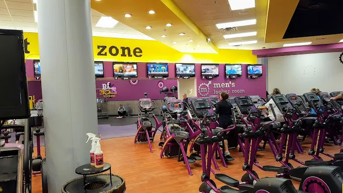 Planet Fitness Picture 10