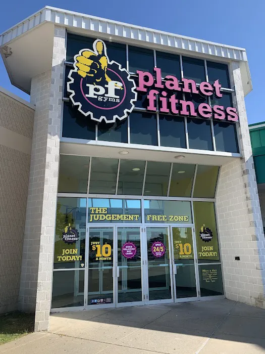 Planet Fitness Picture 6