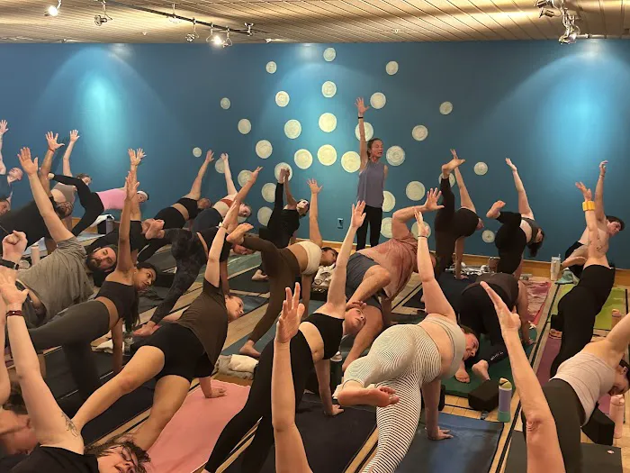 Glow Yoga & Juice Bar Picture 5