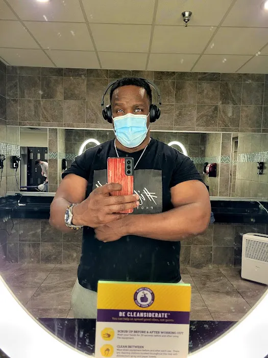 Planet Fitness Picture 3