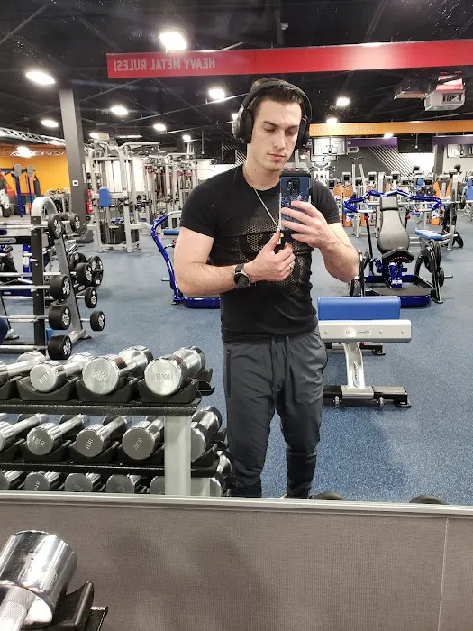 Crunch Fitness - Dewitt Picture 5