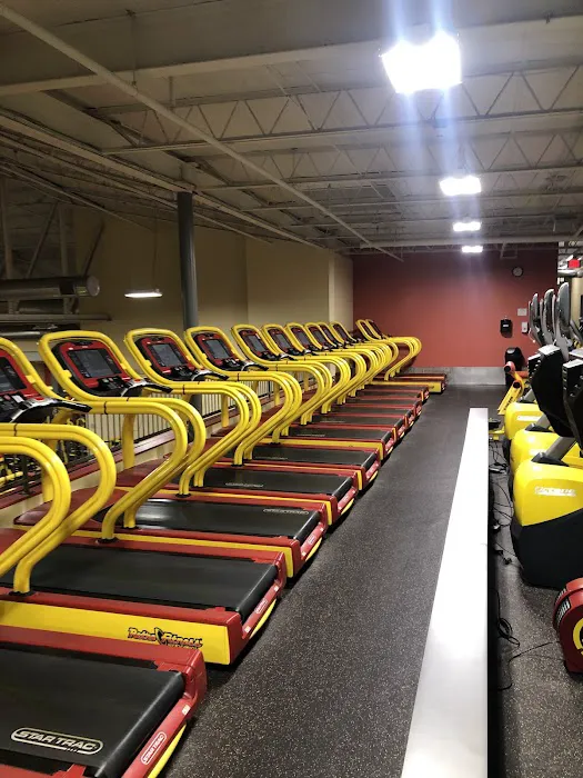 Retro Fitness Picture 9