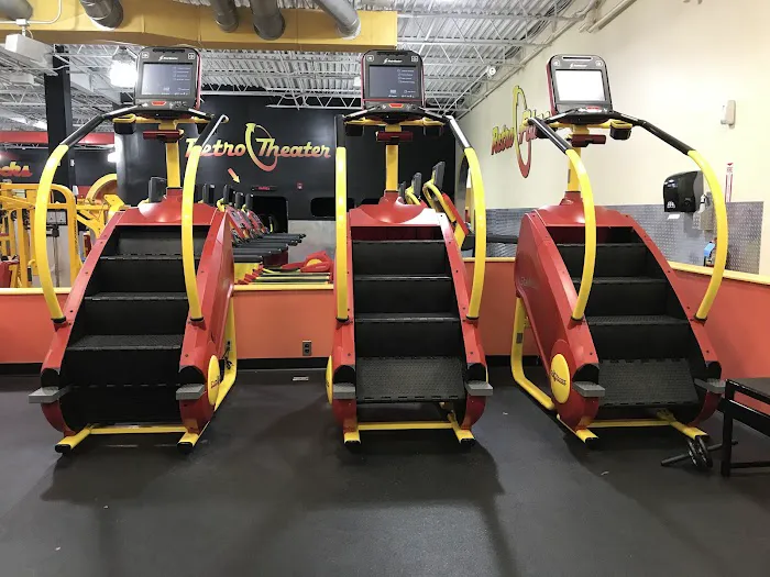 Retro Fitness Picture 6