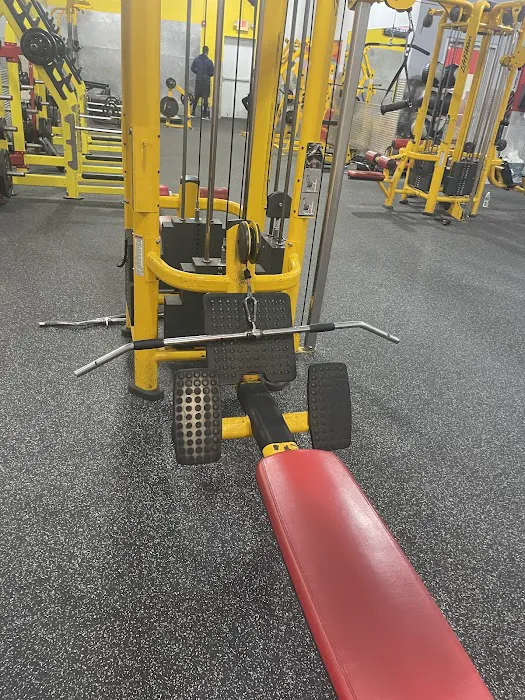 Retro Fitness Picture 7