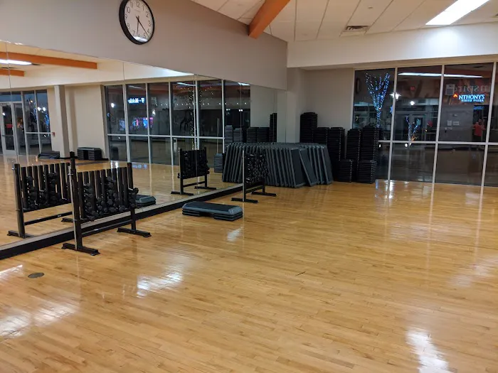 LA Fitness Picture 9