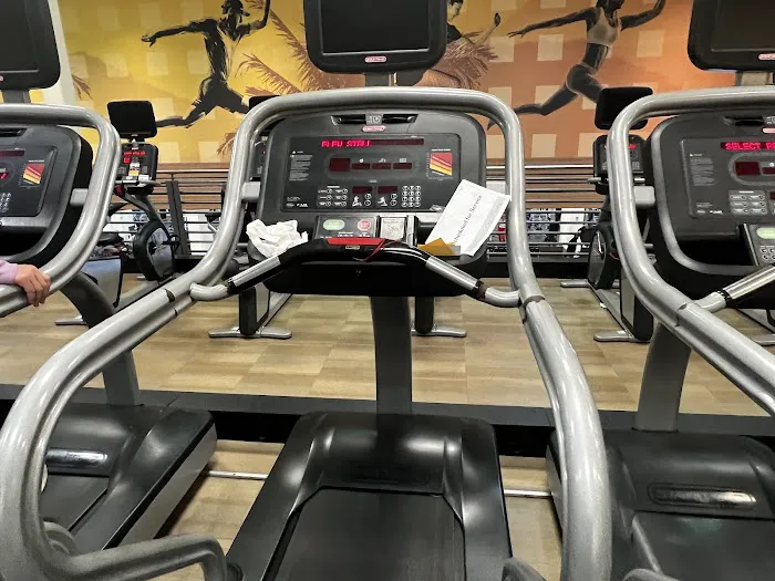 LA Fitness Picture 6