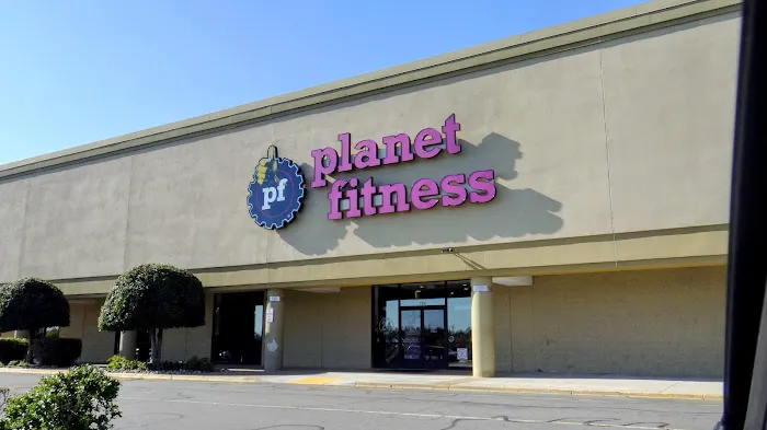 Planet Fitness Picture 4