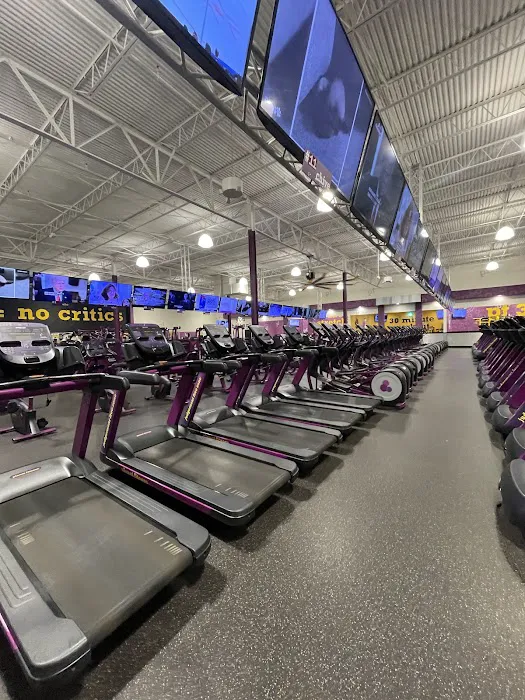 Planet Fitness Picture 9