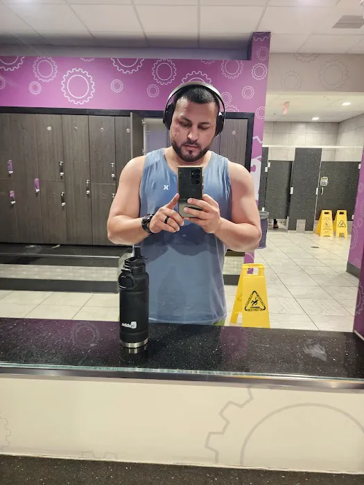 Planet Fitness Picture 3